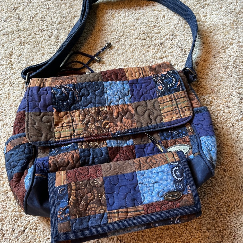 Donna Sharp quilted purse w/large wallet